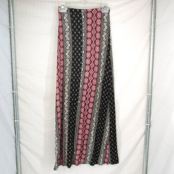 En Creme Women's Long Straight Skirt Black White Red Geometric Design Size Small - Picture 4 of 6
